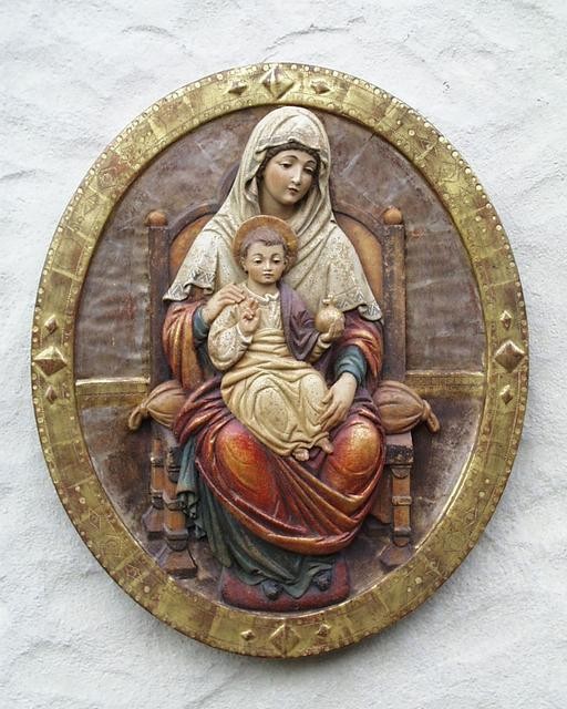 Mother and Child Medallion - Woodcarved